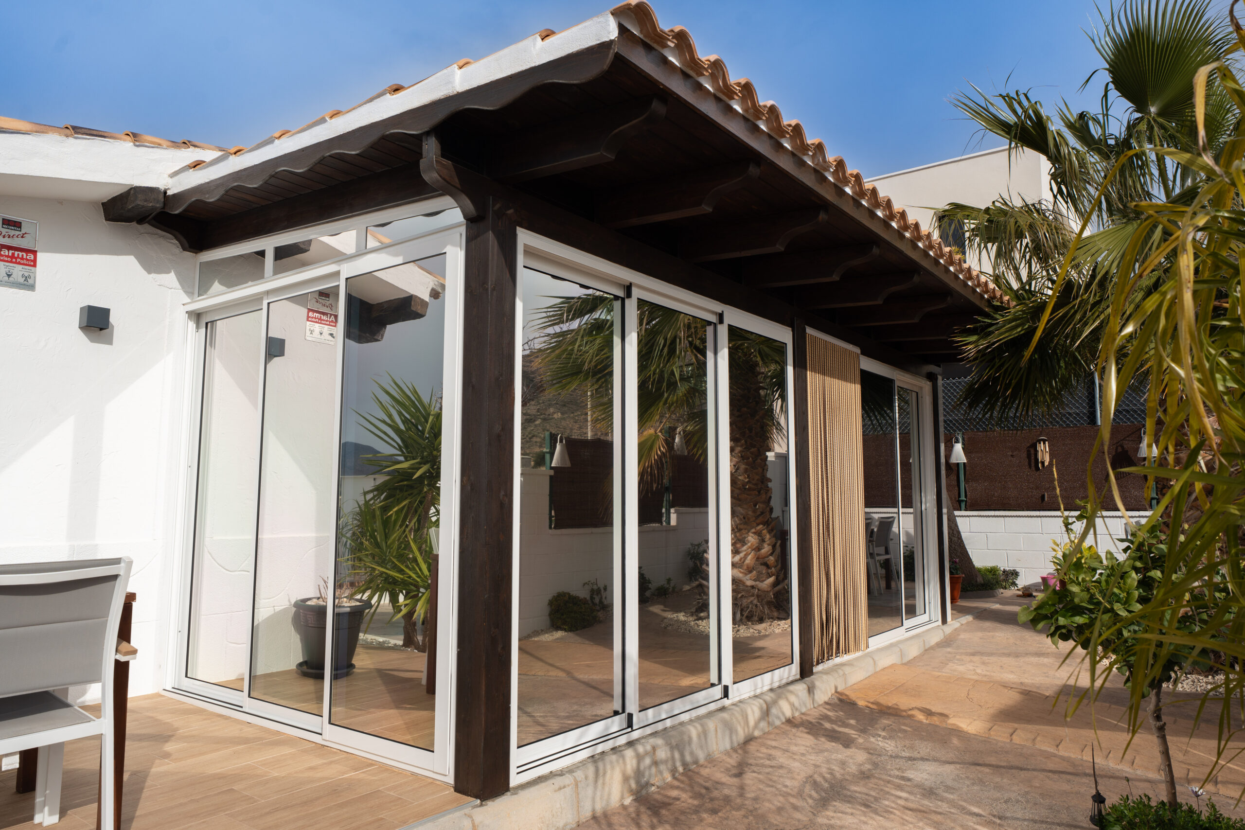 Blocks Harmful UV Rays UV protection window film blocks radiation that fades furniture, flooring, curtains and artwork — while still letting natural daylight into your rooms.