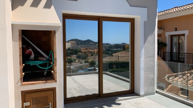 Better Sleep and Comfort Rooms that stay cooler at night lead to better sleep quality. Heat resistant window film keeps bedrooms and living spaces at a comfortable temperature — even during Spain's peak summer months.